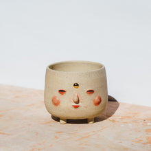 Load image into Gallery viewer, Face pot planter no.1
