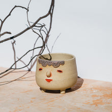 Load image into Gallery viewer, Face pot planter no.2