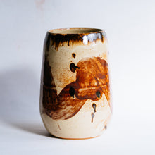 Load image into Gallery viewer, Shino oribe vase no.1