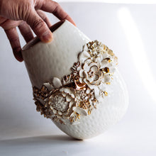 Load image into Gallery viewer, Floriartisca vase - White/Gold