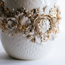 Load image into Gallery viewer, Floriartisca vase - White/Gold