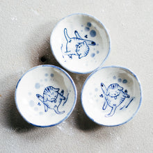 Load image into Gallery viewer, Saucer - Kitty Lick em Balls