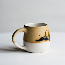 Load image into Gallery viewer, Mr Mo-nocle cup - White/Gold no.1