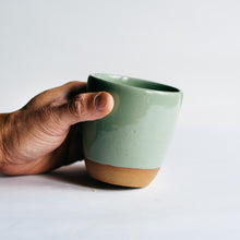 Load image into Gallery viewer, Beaker cup - glossy green