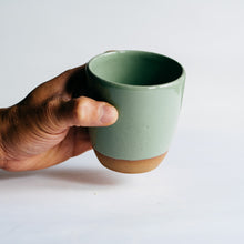 Load image into Gallery viewer, Beaker cup - glossy green